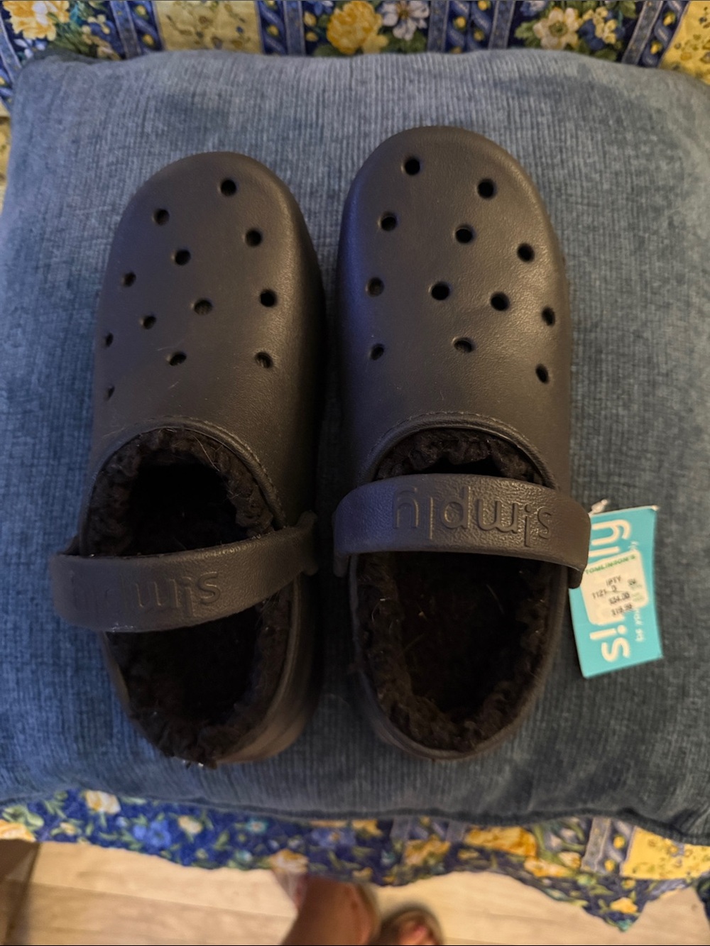 Simply Cozy Black Clog Shoes